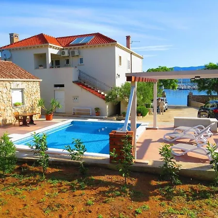 Σπίτι διακοπών House Barakokula *