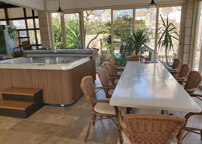 Feriehus House Barakokula *